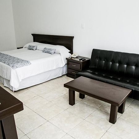 Booking Dioh Monterrey Luaran gambar