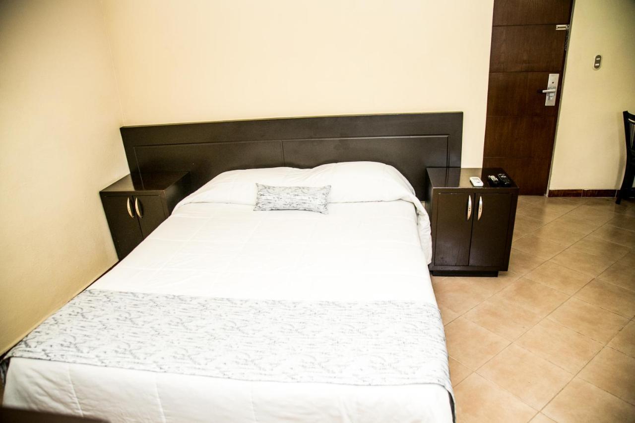Booking Dioh Monterrey Luaran gambar