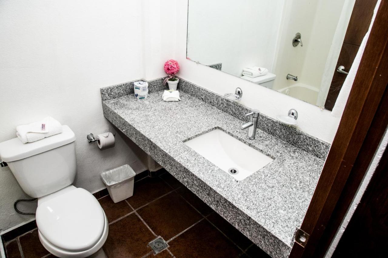 Booking Dioh Monterrey Luaran gambar
