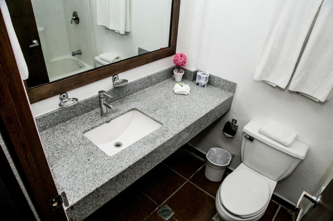Booking Dioh Monterrey Luaran gambar