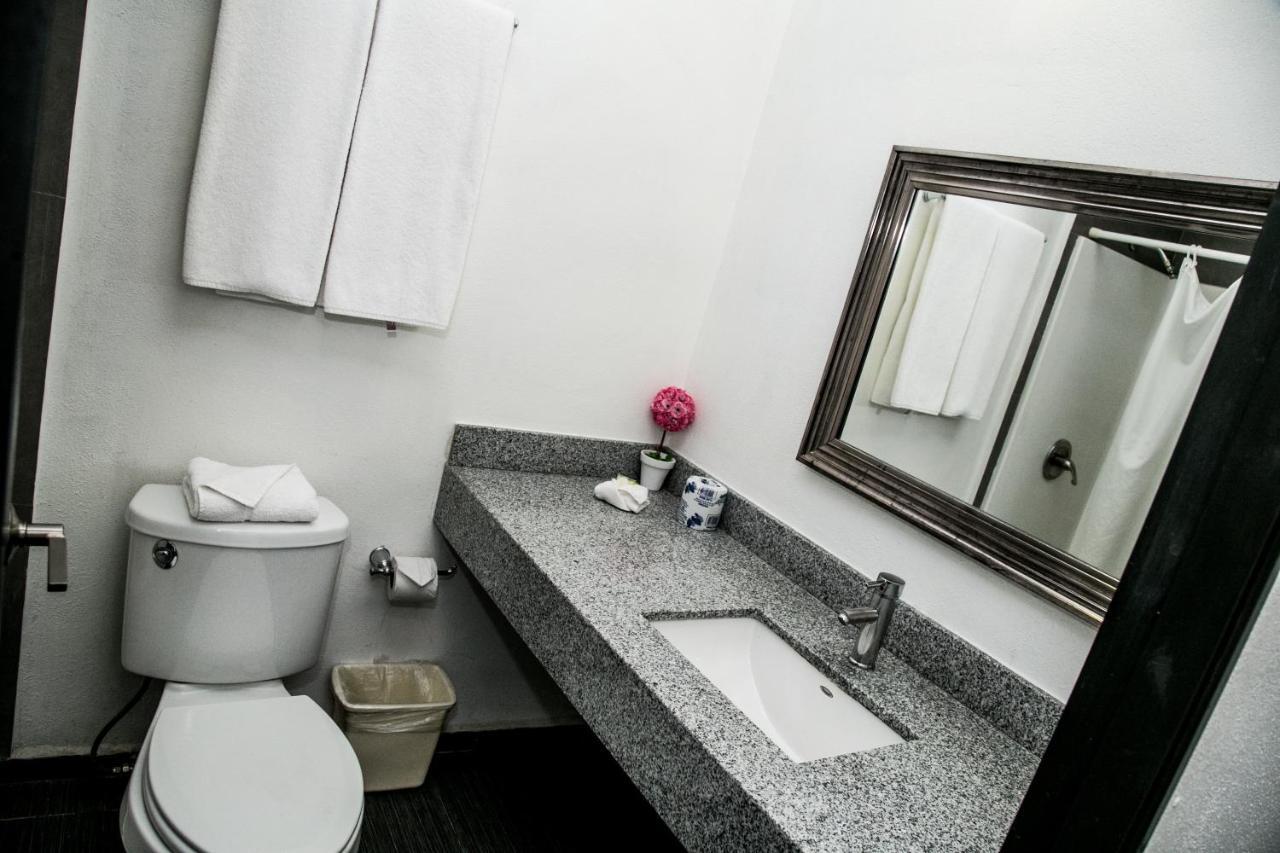 Booking Dioh Monterrey Luaran gambar