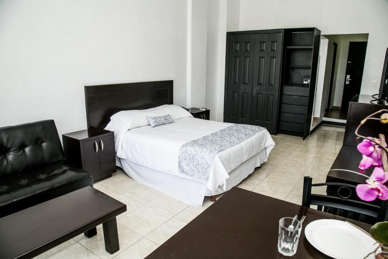 Booking Dioh Hotel Monterrey Luaran gambar