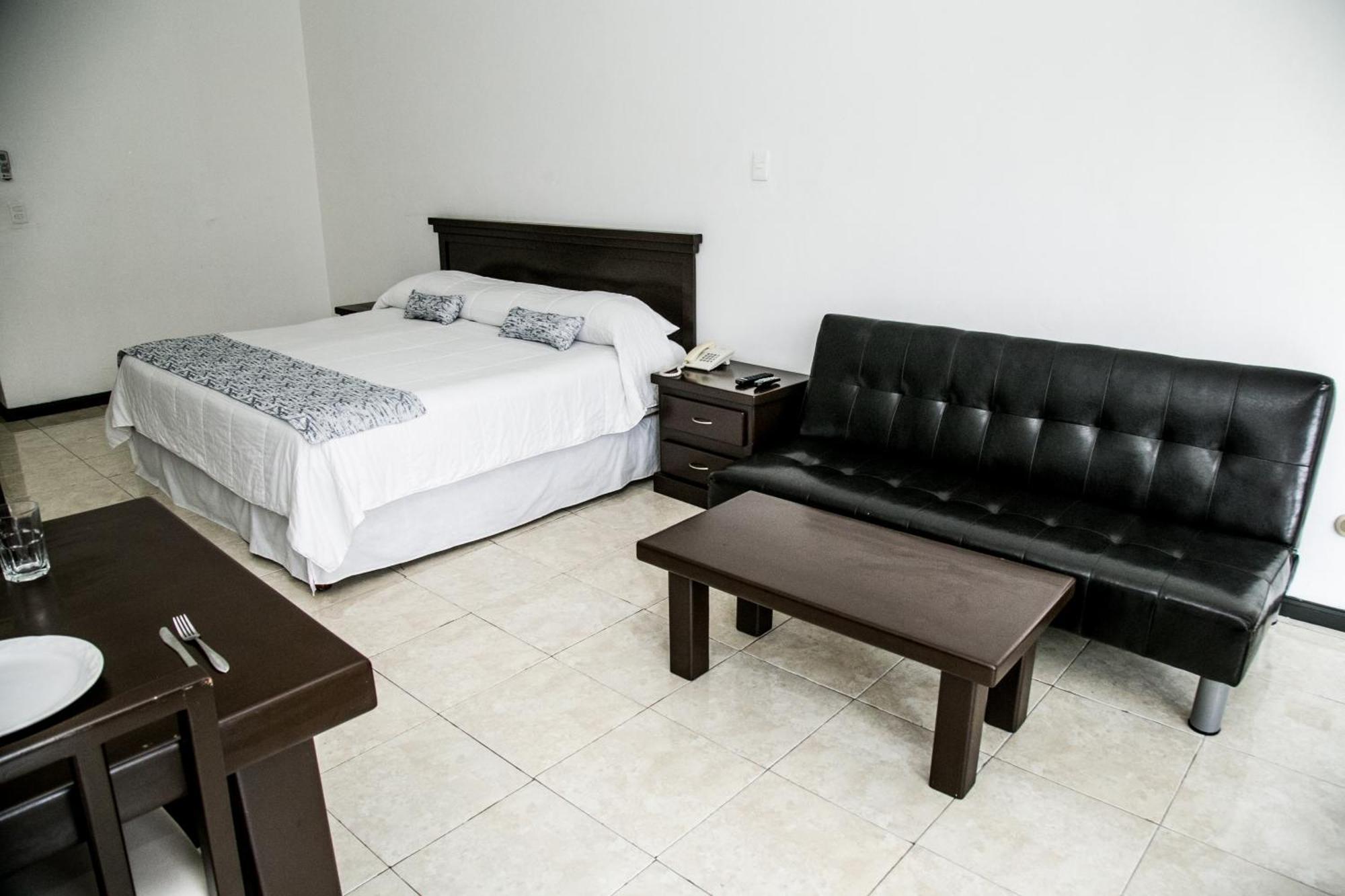 Booking Dioh Monterrey Luaran gambar